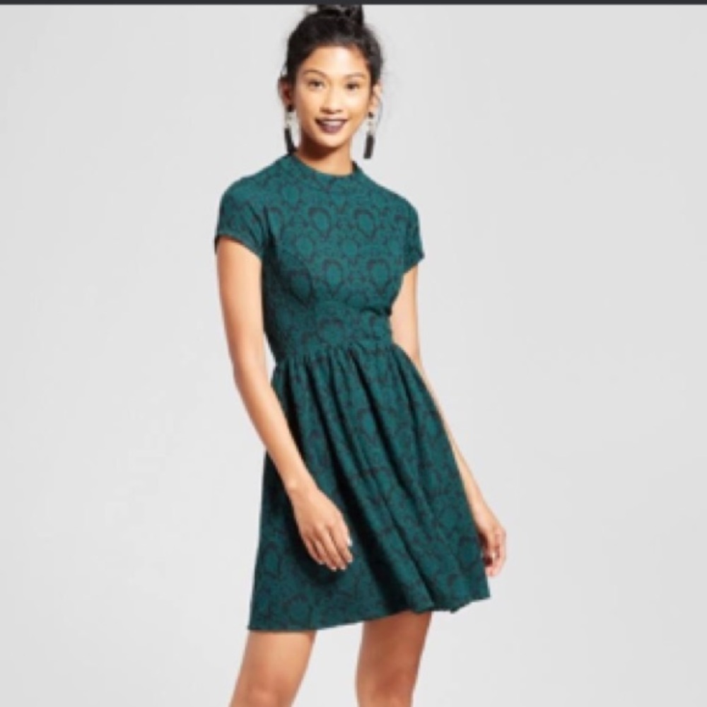 Cap sleeved dress